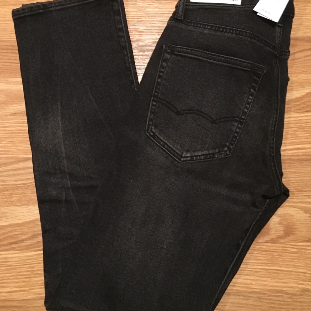 American Eagle Black Jeans 26x32 – NWT – Priced to Sell!